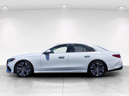 Used 2025 Mercedes-Benz E 350 4MATIC Sedan image 7
