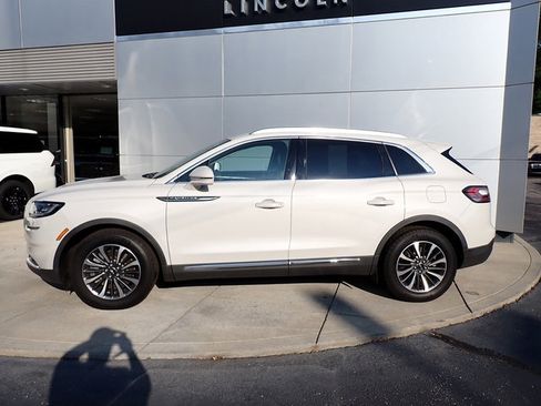 Certified 2023 Lincoln Nautilus AWD w/ Premium Package image 2