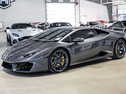 Used 2016 Lamborghini Huracan LP 580-2 image 2