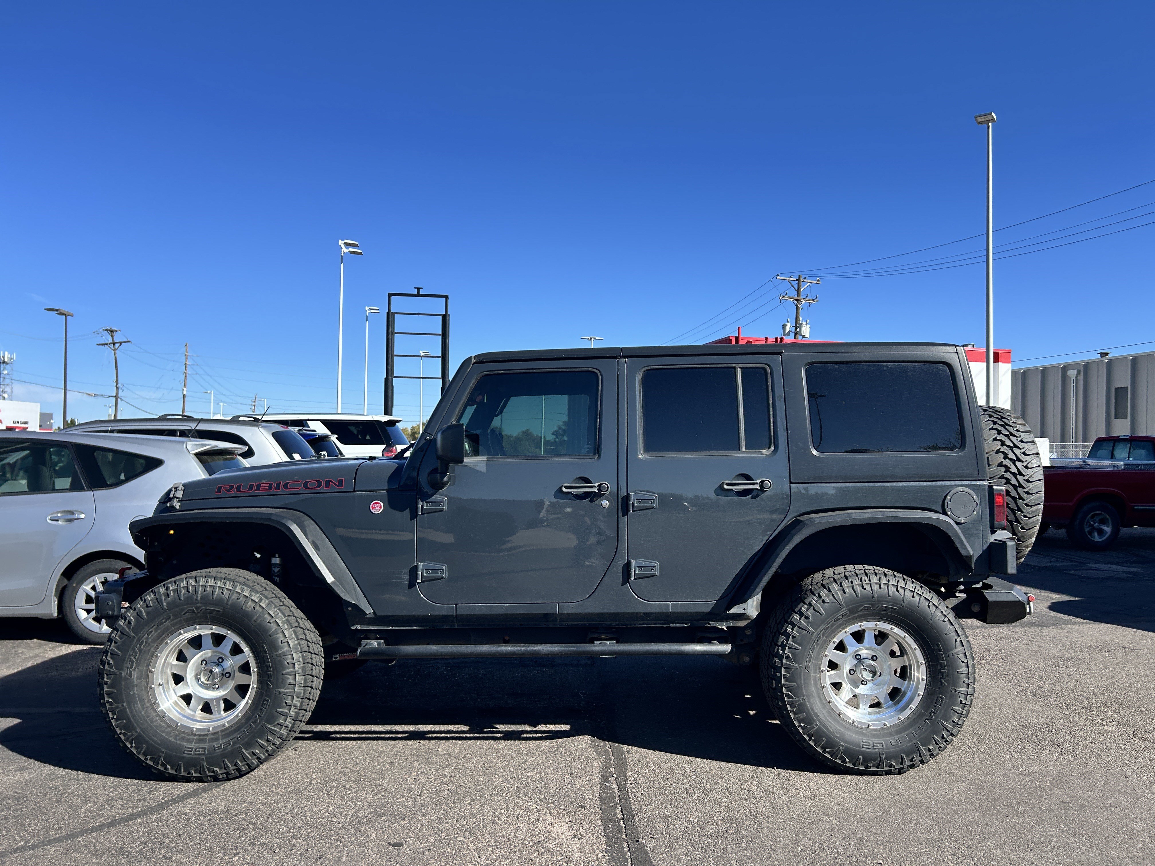 Used 2017 Jeep Wrangler Unlimited Rubicon AWD/4WD image 2