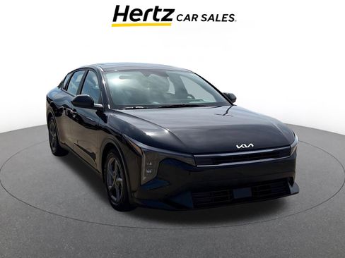 Used 2025 Kia K4 LXS image 1