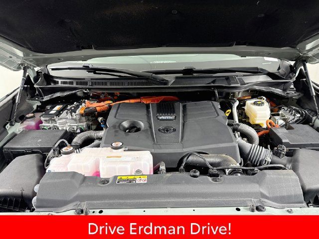 Used 2024 Toyota Tundra Limited w/ Power Package AWD/4WD image 30