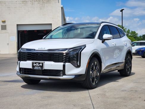 New 2026 Kia Sportage SX image 2
