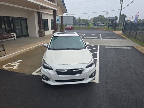 Used 2017 Subaru Impreza 2.0i Limited image 10