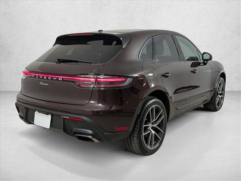 Certified 2025 Porsche Macan AWD/4WD image 9