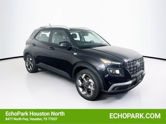 Used 2025 Hyundai Venue SEL video 1