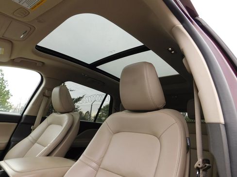 Used 2022 Lincoln Aviator AWD w/ Premium Package image 18