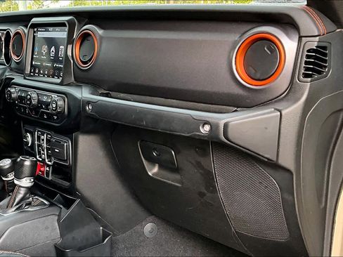 Used 2022 Jeep Gladiator Mojave w/ LED Lighting Group image 17