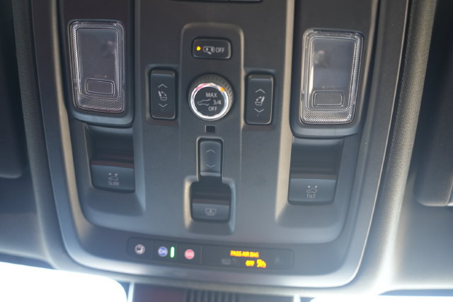 Used 2023 GMC Yukon XL Denali AWD/4WD image 31