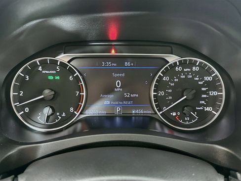 Used 2024 Nissan Altima 2.5 SV FWD image 12