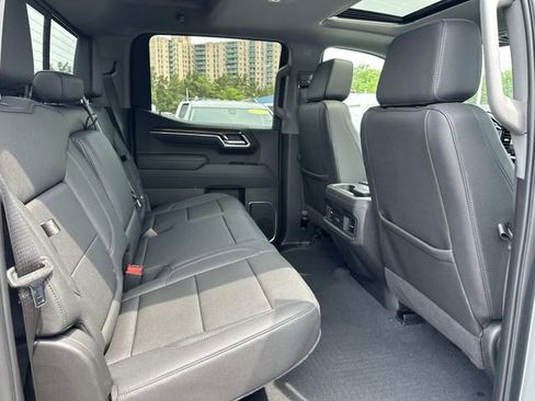 Used 2025 Chevrolet Silverado 1500 LT Trail Boss w/ Convenience Package II AWD/4WD image 11