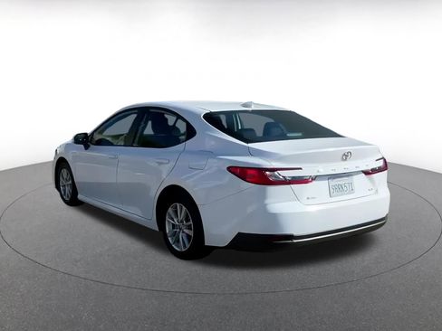 Used 2025 Toyota Camry LE image 14