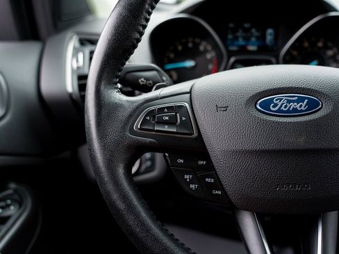 Used 2017 Ford Escape Titanium AWD/4WD image 29