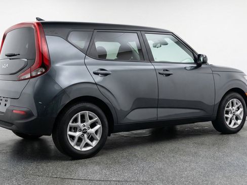 Used 2025 Kia Soul LX w/ LX Technology Package FWD image 9