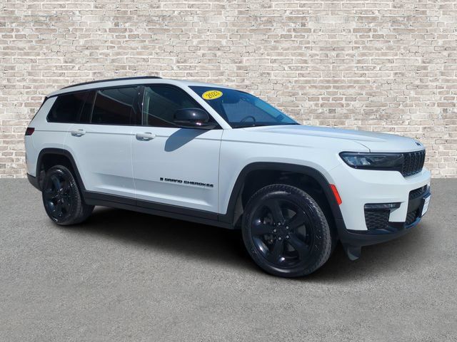 Used 2023 Jeep Grand Cherokee L Limited w/ Black Appearance Package AWD/4WD image 1