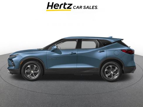 Used 2025 Chevrolet Blazer LT FWD image 3
