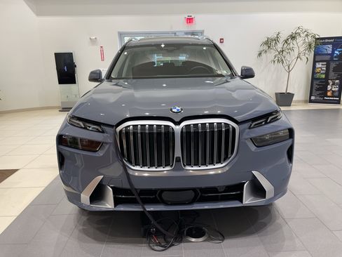 New 2026 BMW X7 xDrive40i w/ Executive Package image 2