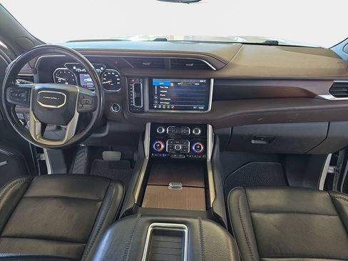 Used 2021 GMC Yukon Denali w/ Denali Premium Package AWD/4WD image 10