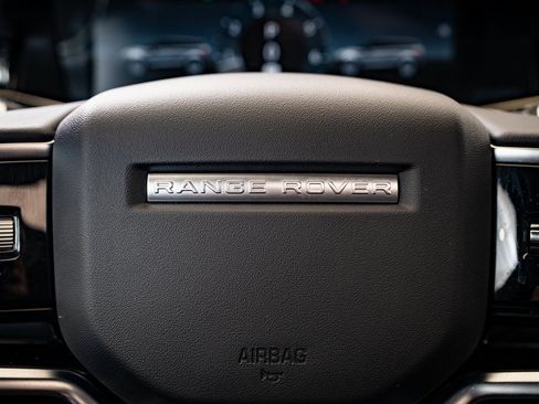 Used 2023 Land Rover Range Rover Evoque R-Dynamic SE image 24