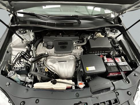 Used 2016 Toyota Camry LE image 18