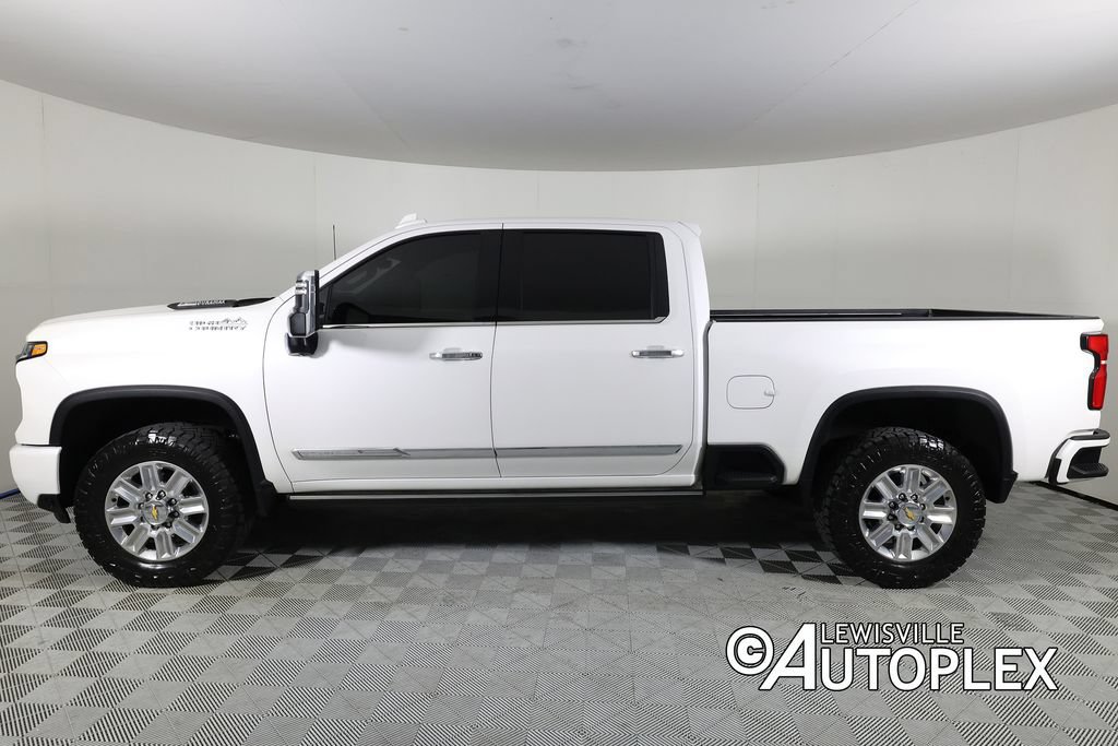 Used 2024 Chevrolet Silverado 2500 High Country w/ Technology Package AWD/4WD image 9