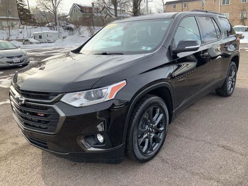 Used 2021 Chevrolet Traverse RS image 3