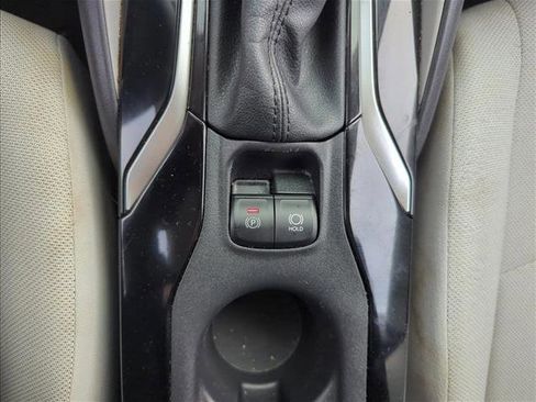Used 2022 Toyota Corolla L image 24