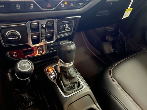 New 2026 Jeep Gladiator Rubicon AWD/4WD image 17