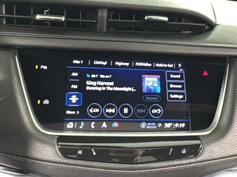 Used 2022 Cadillac XT5 Premium Luxury w/ LPO, Floor Liner Package AWD/4WD image 29