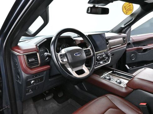 Used 2022 Ford Expedition Limited image 18