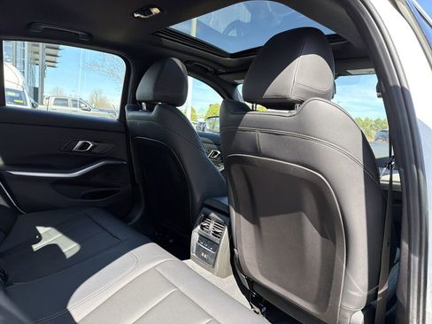 Used 2025 BMW 330i Sedan image 16