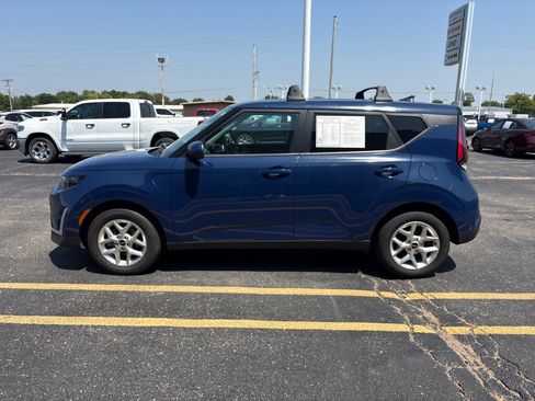 Used 2025 Kia Soul LX w/ LX Technology Package FWD image 6