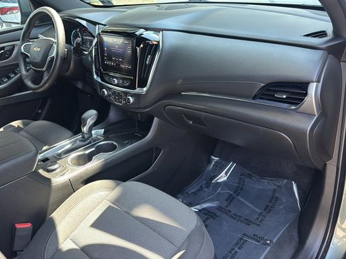 Used 2023 Chevrolet Traverse LT AWD/4WD image 11