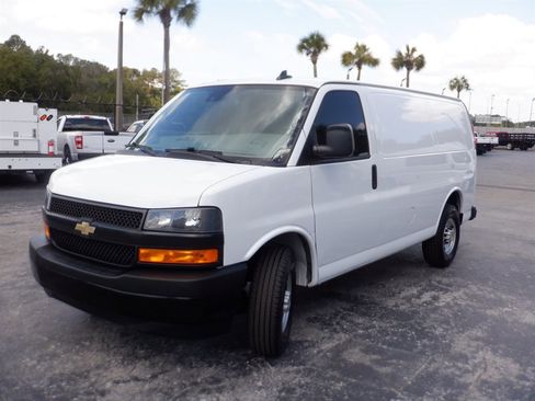 Used 2020 Chevrolet Express 2500 w/ Enhanced Convenience Package RWD image 24