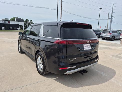 Used 2023 Kia Carnival LX FWD image 8