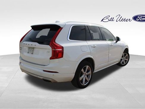 Used 2021 Volvo XC90 T5 Momentum w/ Climate Package image 5