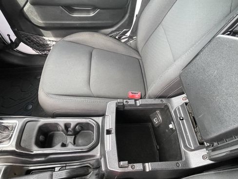 Used 2019 Jeep Wrangler Unlimited Sahara AWD/4WD image 18