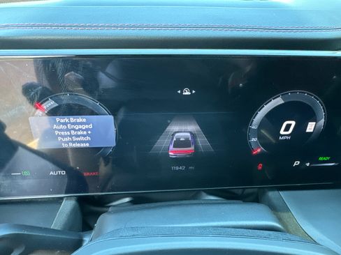 Used 2024 Dodge Charger Daytona Scat Pack w/ Plus Group AWD/4WD image 31