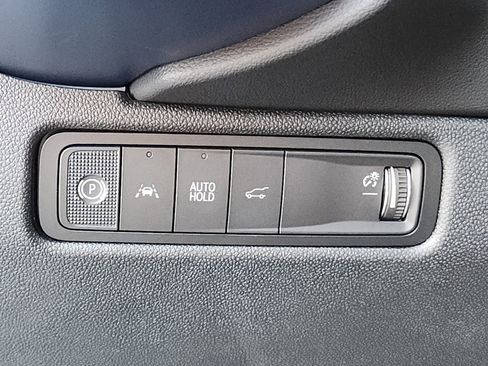 New 2026 Chevrolet Equinox EV LT image 12