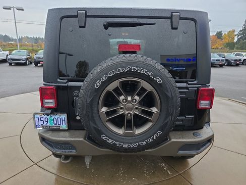 Used 2017 Jeep Wrangler Sahara image 5