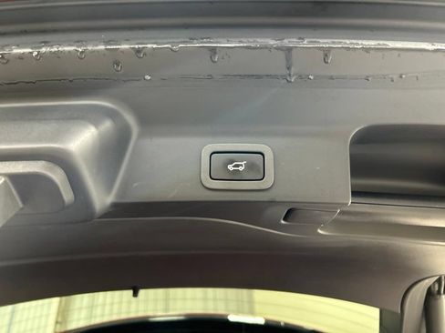 Used 2017 Jaguar F-PACE Prestige AWD/4WD image 28