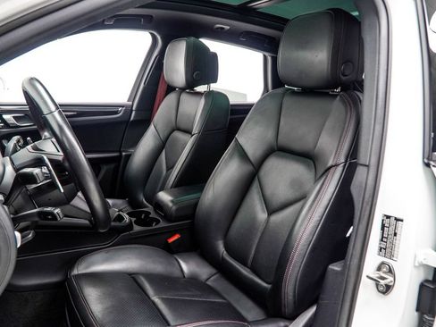 Used 2023 Porsche Macan S AWD/4WD image 42