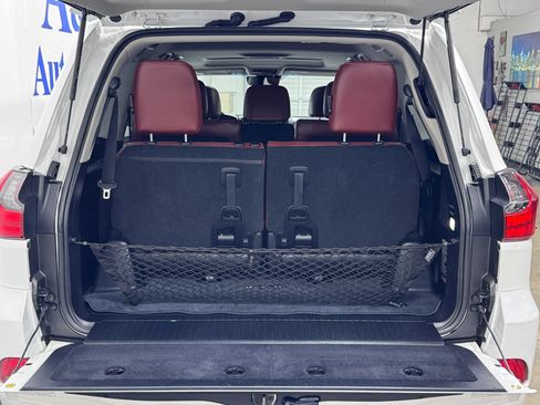 Used 2016 Lexus LX 570 4WD w/ Luxury Package image 5