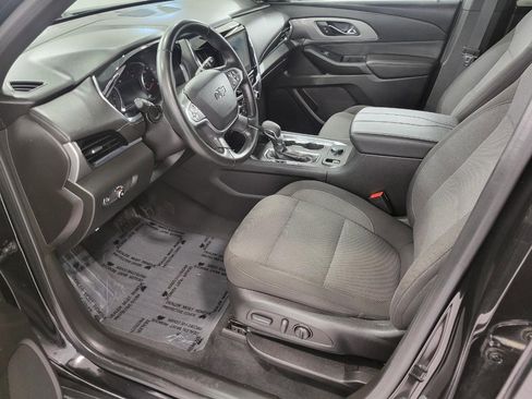 Used 2023 Chevrolet Traverse LT w/ Midnight/Sport Edition image 9