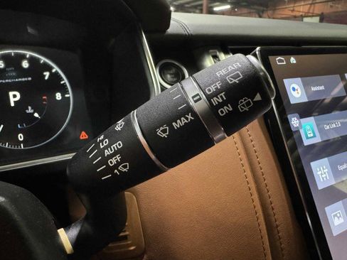 Used 2017 Land Rover Range Rover Autobiography image 31