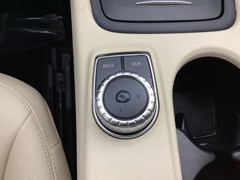 Used 2015 Mercedes-Benz GLA 250 4MATIC image 36