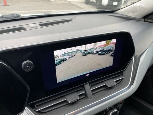 Used 2025 Chevrolet Trax LT image 17