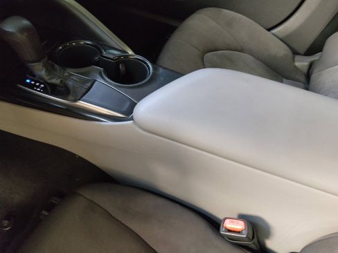 Used 2020 Toyota Camry LE w/ Convenience Package image 26