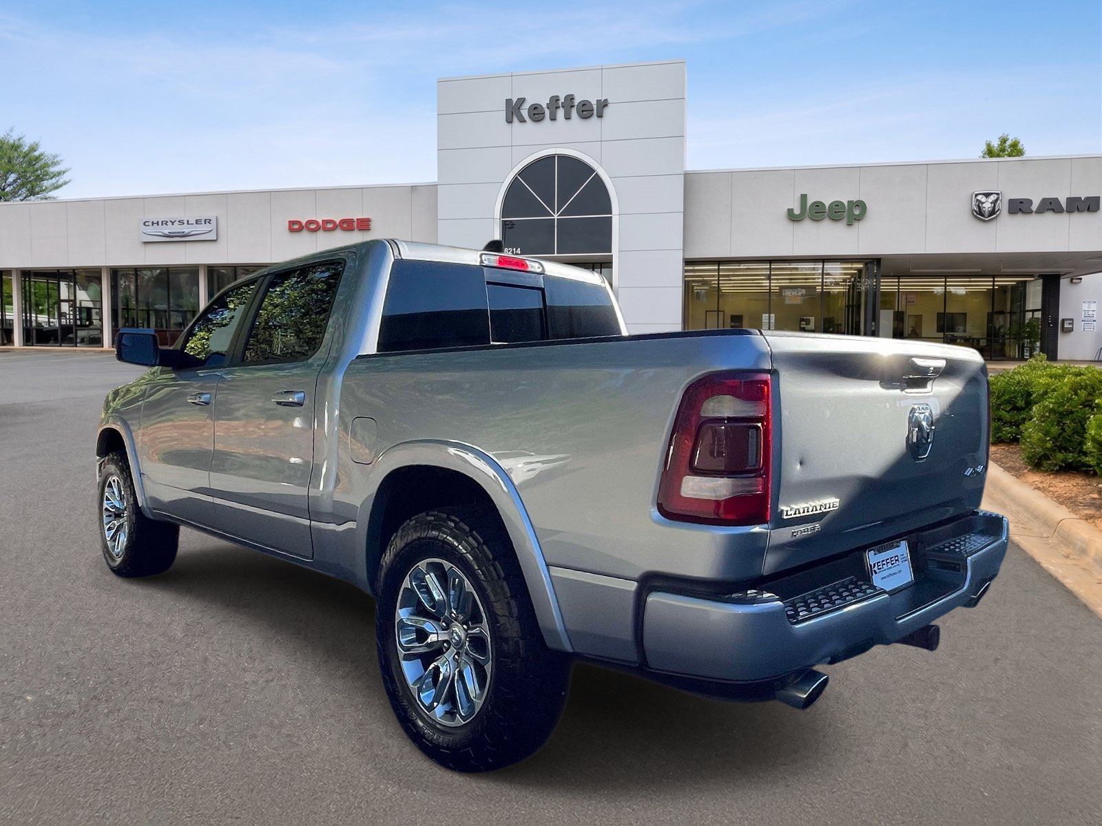 Used 2020 RAM 1500 Laramie w/ Sport Appearance Package AWD/4WD image 4