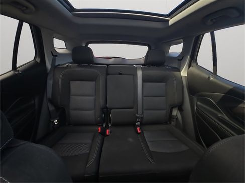 Used 2024 GMC Terrain SLE w/ Driver Convenience Package image 17